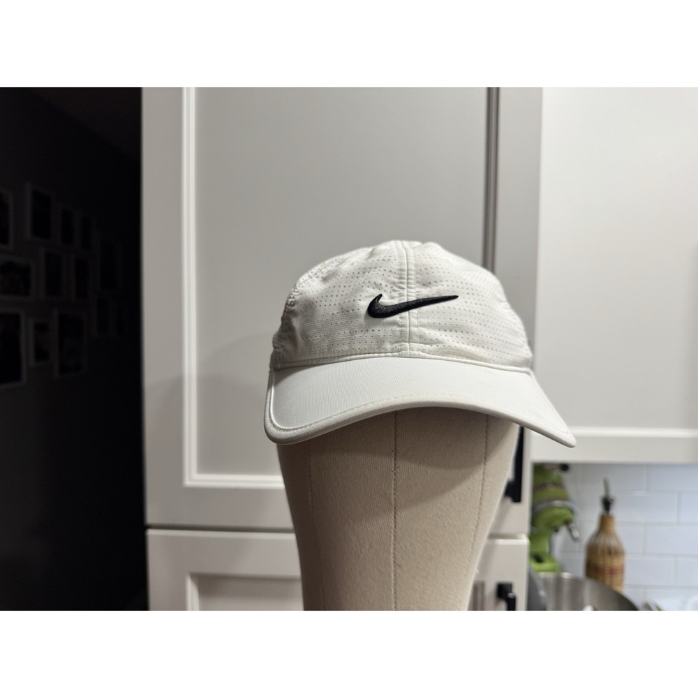 Women's Nike Tennis/Golf Hat Mesh - Small Stain See Pictures